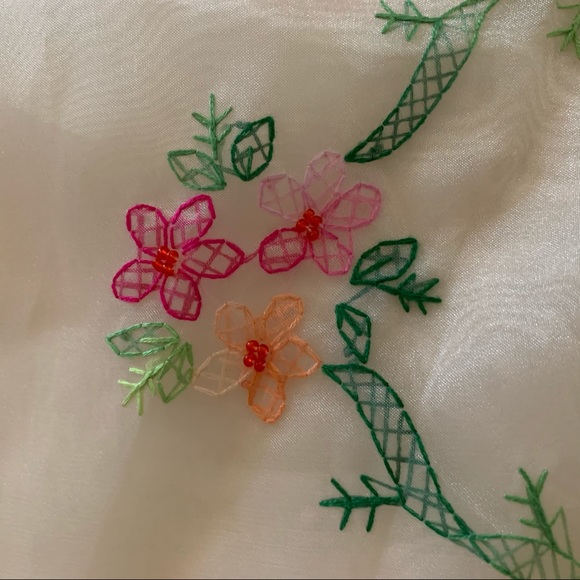 Embroidered mesh drawstring bags Set of three - Picture 3 of 14